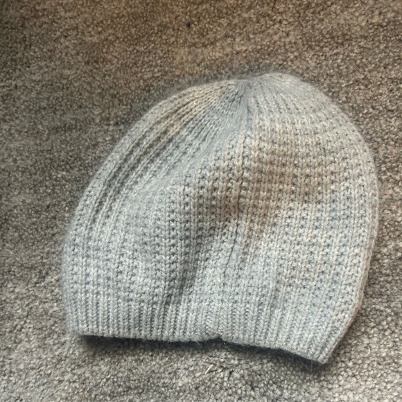 H&M Light Gray Knit Beanie with Bow - Picture 2 of 5